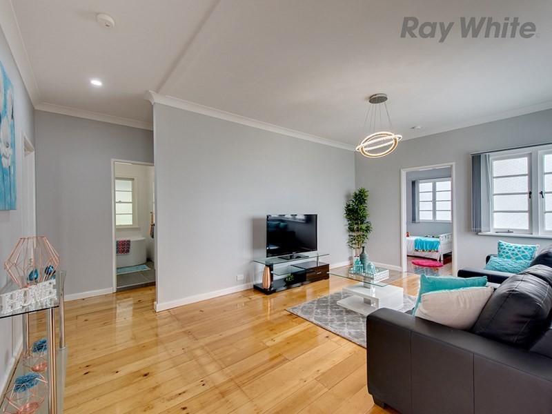 11 Lusitania Street, Newtown QLD 4305