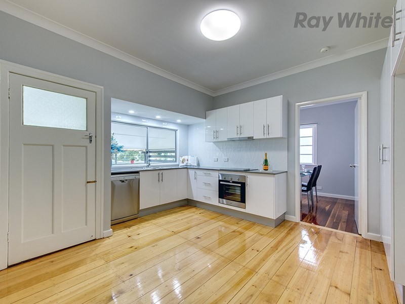 11 Lusitania Street, Newtown QLD 4305