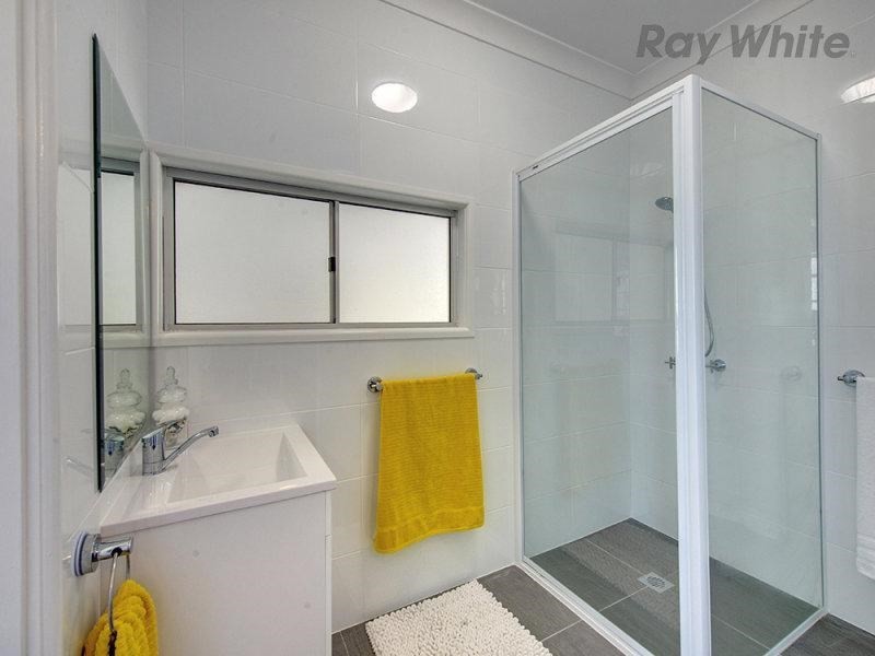 11 Lusitania Street, Newtown QLD 4305