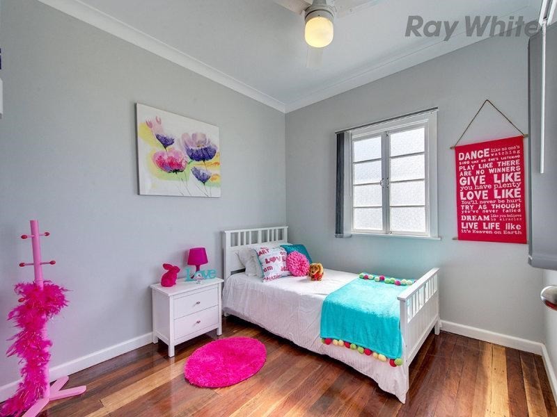 11 Lusitania Street, Newtown QLD 4305