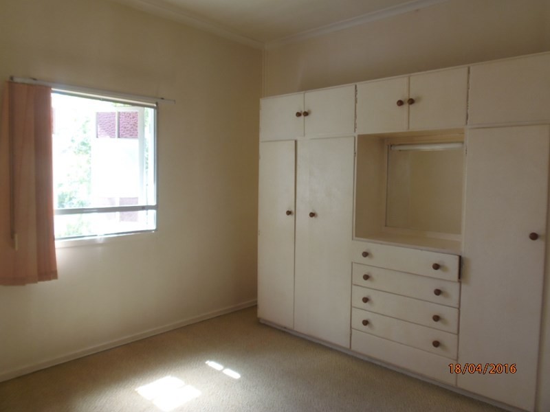 18 Caroline Street, Riverview QLD 4303