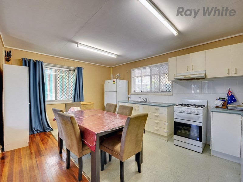 30 Neilson Crescent, Riverview QLD 4303