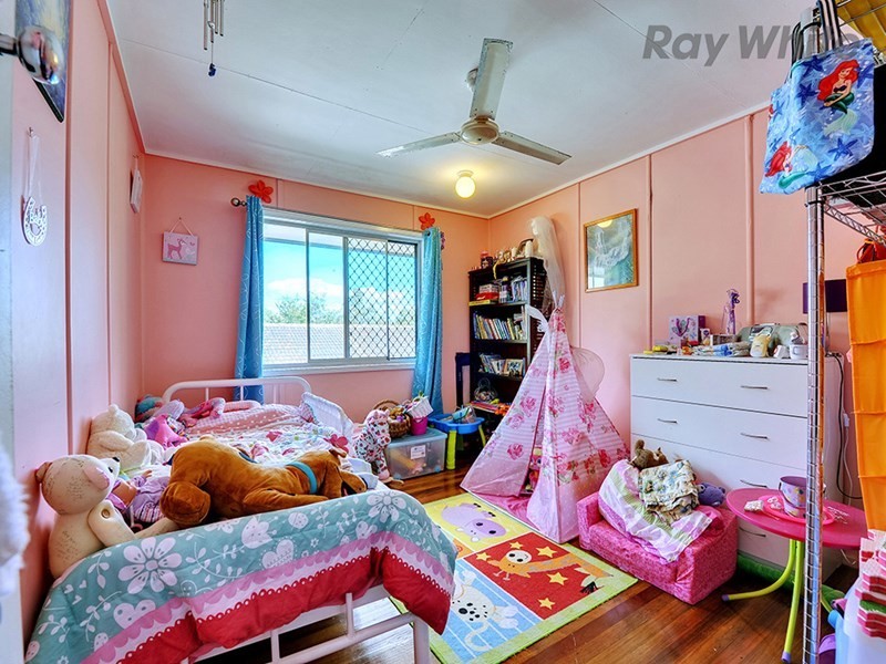 30 Neilson Crescent, Riverview QLD 4303