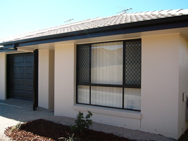 2/2 Bonogin Court, Redbank Plains QLD 4301