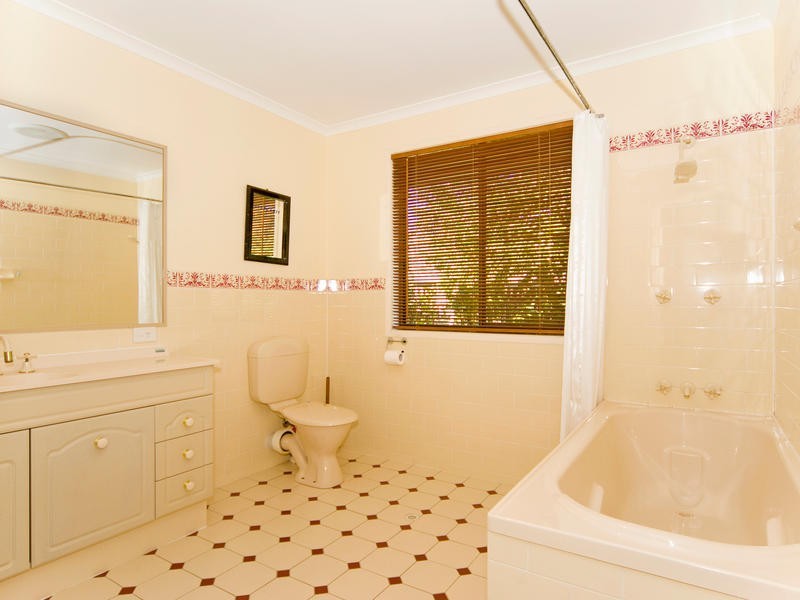 21 Allamanda Drive, Camira QLD 4300