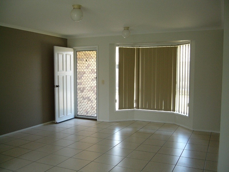 1/5 Broadfoot Drive, Goodna QLD 4300