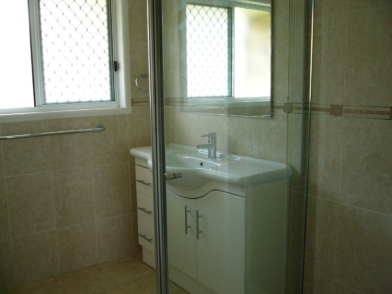 1/5 Broadfoot Drive, Goodna QLD 4300