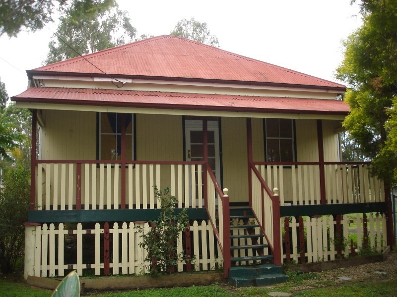 16 Bergins Hill Road, Bundamba QLD 4304