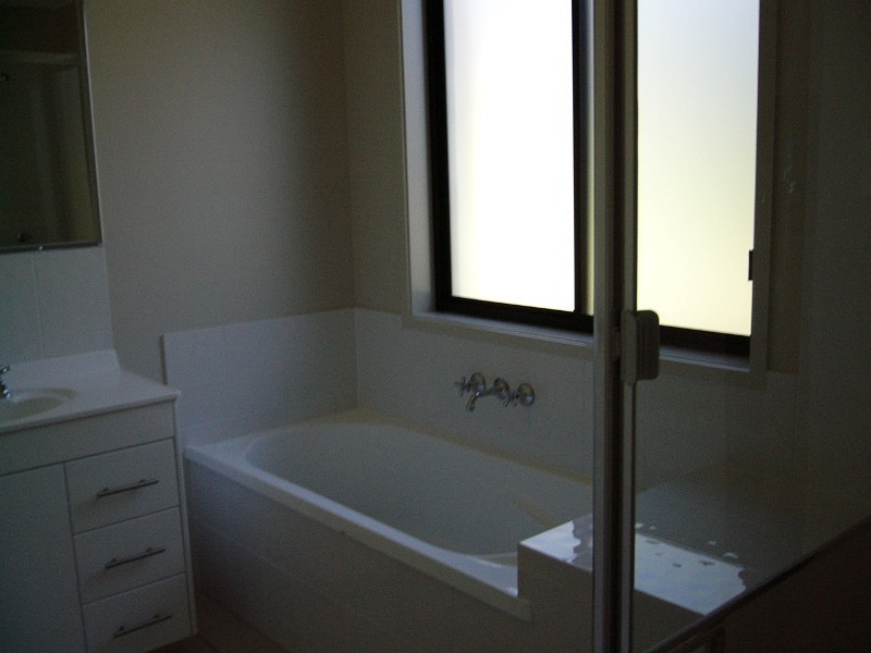 8 Deborah Drive, Collingwood Park QLD 4301