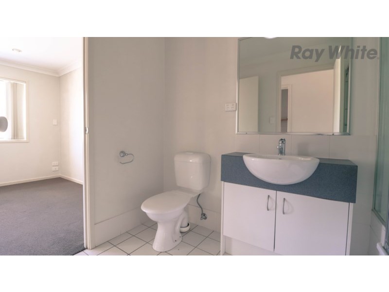 2/8 Rosegum Place, Redbank Plains QLD 4301