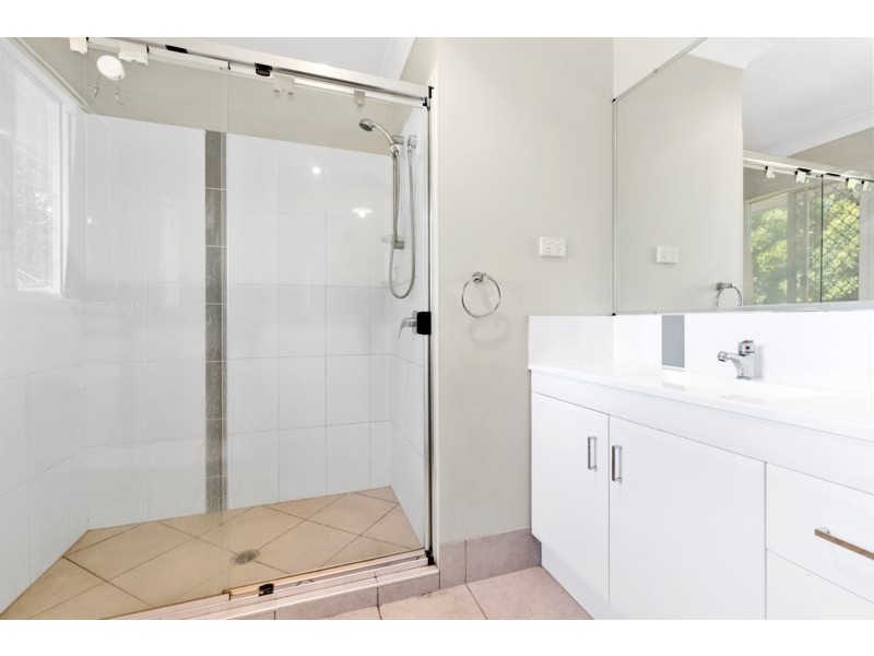 12 Boundary Street, Bundamba QLD 4304