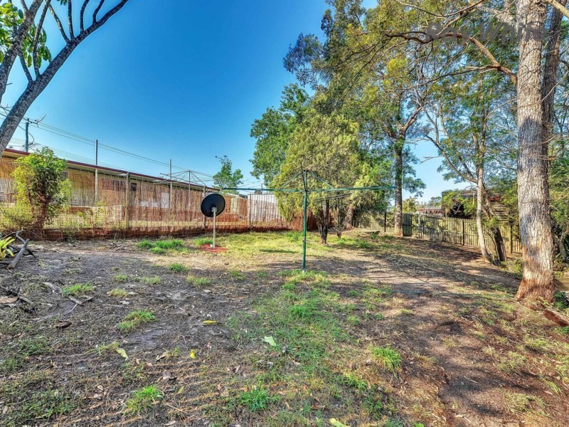 9 Azure Street, Goodna QLD 4300