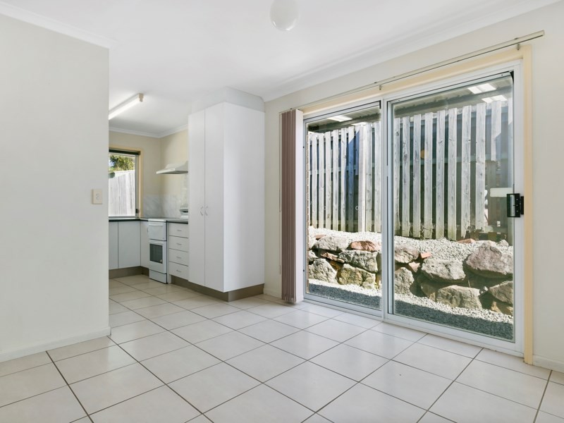 1/6 Mooney Close, Goodna QLD 4300