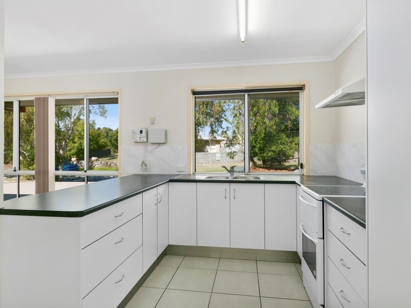 1/6 Mooney Close, Goodna QLD 4300