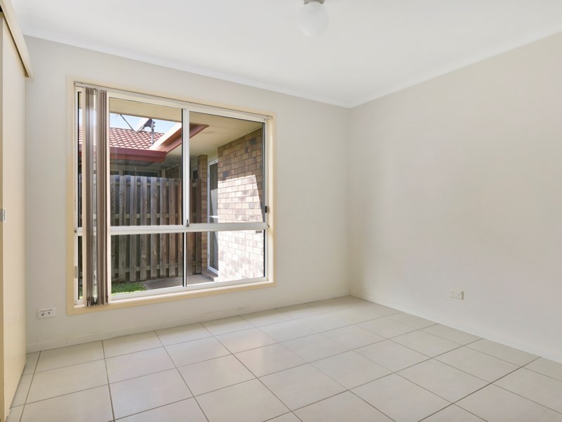 1/6 Mooney Close, Goodna QLD 4300