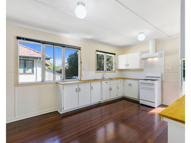 30 Baillieston Street, Leichhardt QLD 4305