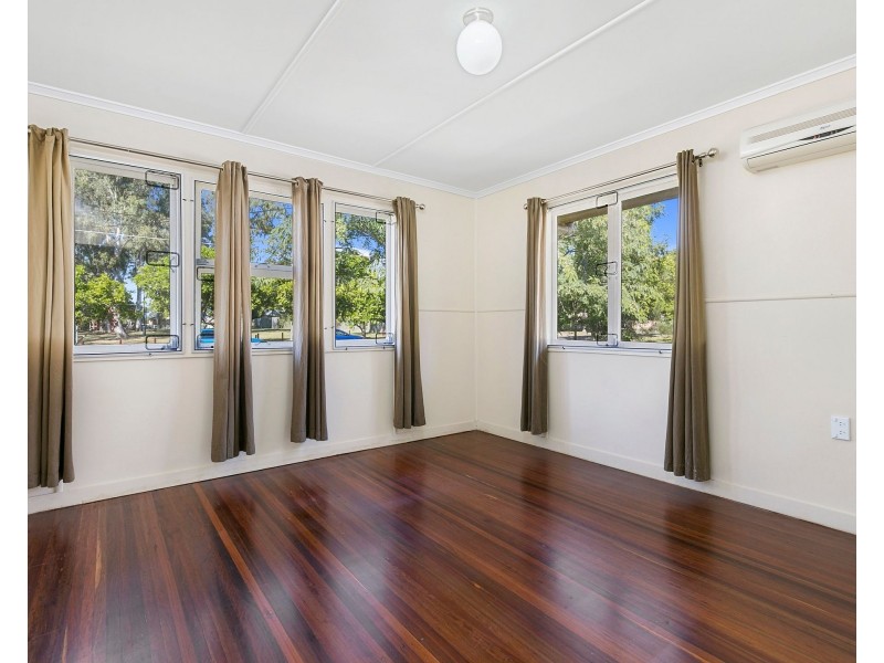 30 Baillieston Street, Leichhardt QLD 4305