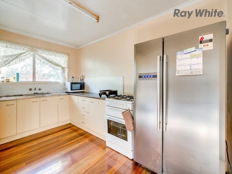 4 Warry Street, Gailes QLD 4300