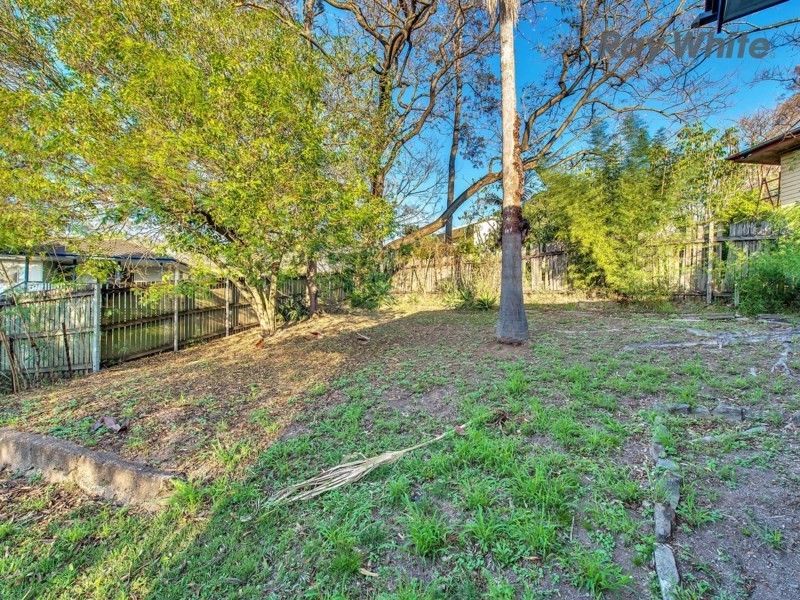 4 Warry Street, Gailes QLD 4300