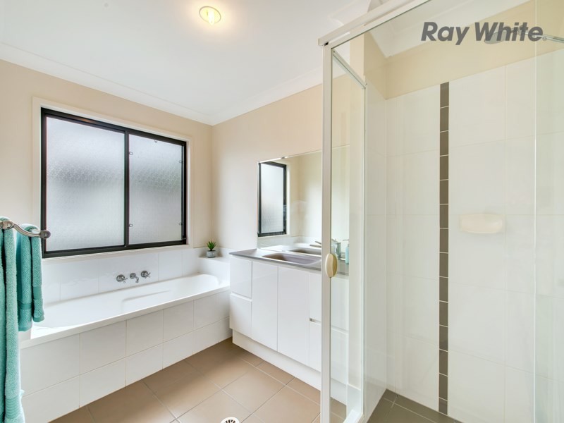 8 Heathwood Place, Collingwood Park QLD 4301