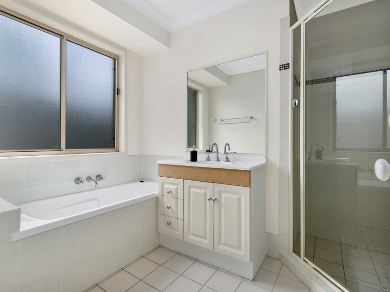 1/28 Cheihk Crescent, Collingwood Park QLD 4301