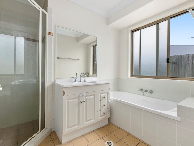 1/28 Cheihk Crescent, Collingwood Park QLD 4301