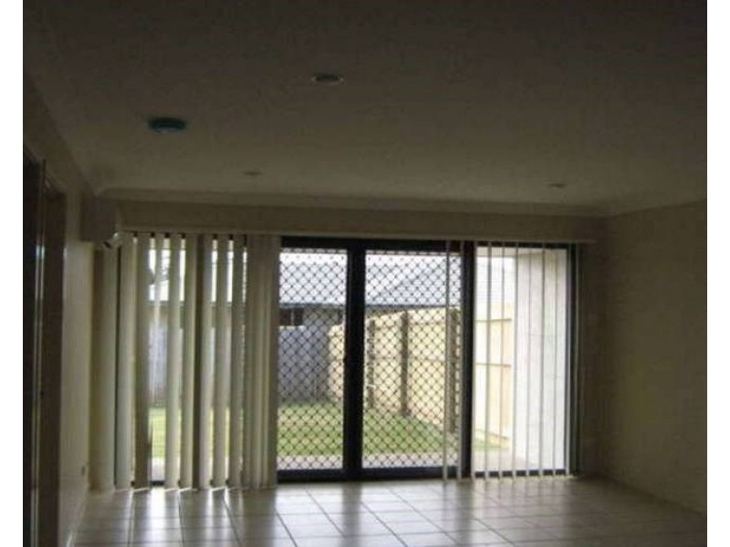 2/56 Berrigan Street, Redbank Plains QLD 4301