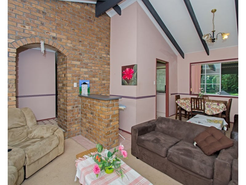 8 Somerfield Street, Redbank Plains QLD 4301