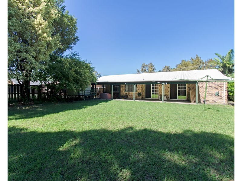 8 Somerfield Street, Redbank Plains QLD 4301