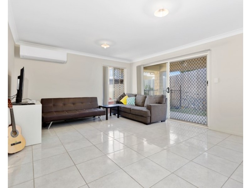 12 Boundary Street, Bundamba QLD 4304