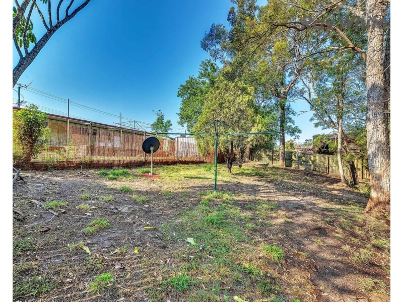 9 Azure Street, Goodna QLD 4300