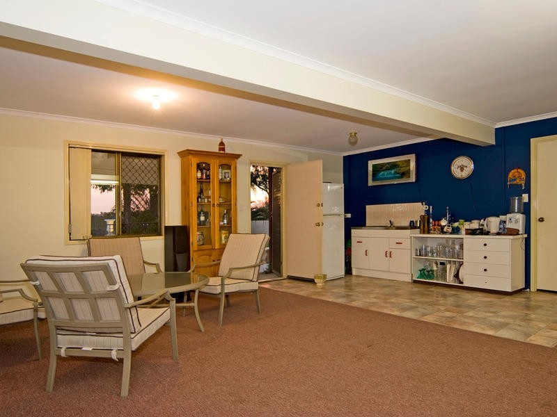 11 Vanessa Court, Camira QLD 4300
