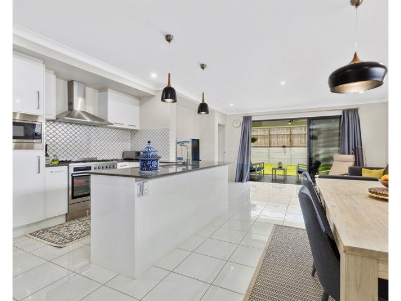 18 Goldfinch Street, Redbank Plains QLD 4301