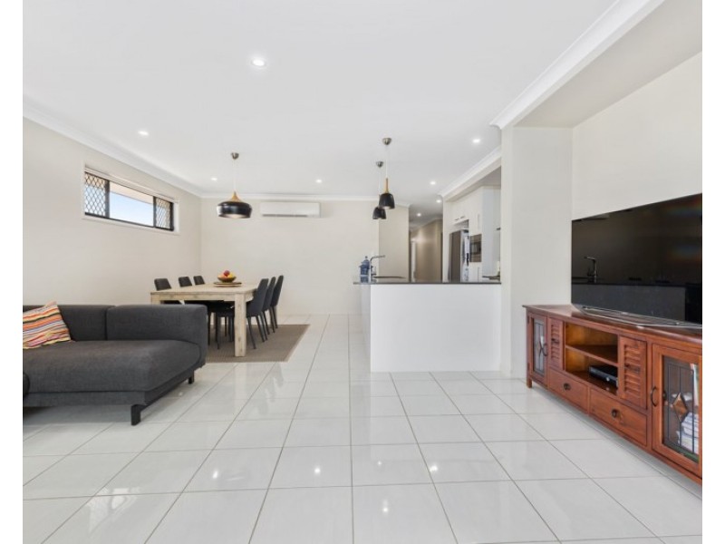 18 Goldfinch Street, Redbank Plains QLD 4301