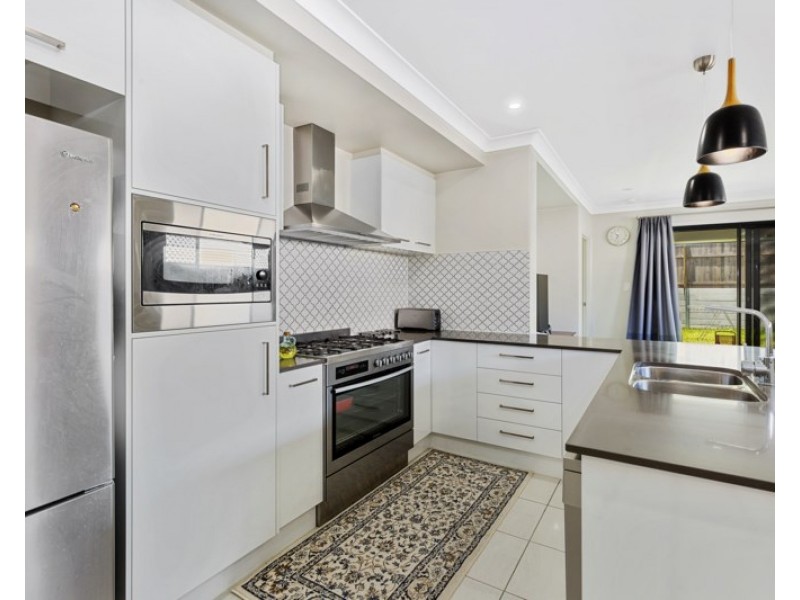 18 Goldfinch Street, Redbank Plains QLD 4301