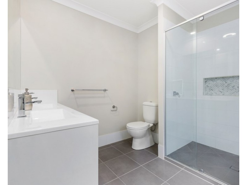 18 Goldfinch Street, Redbank Plains QLD 4301