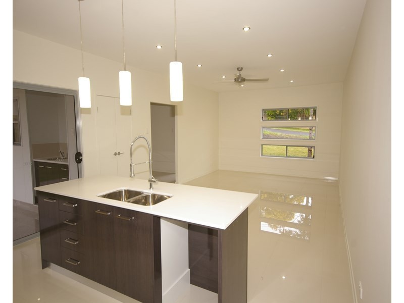 1/4 Willow Road, Redbank Plains QLD 4301