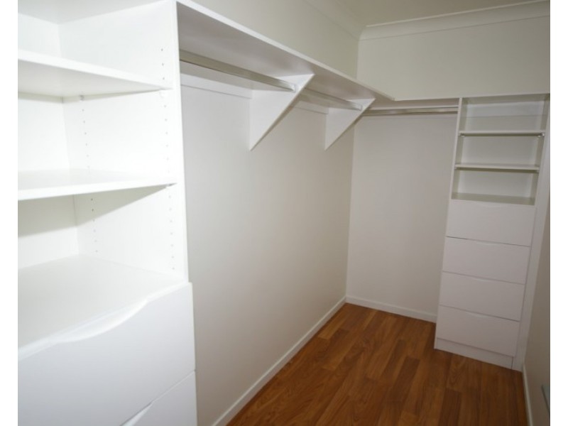 1/4 Willow Road, Redbank Plains QLD 4301