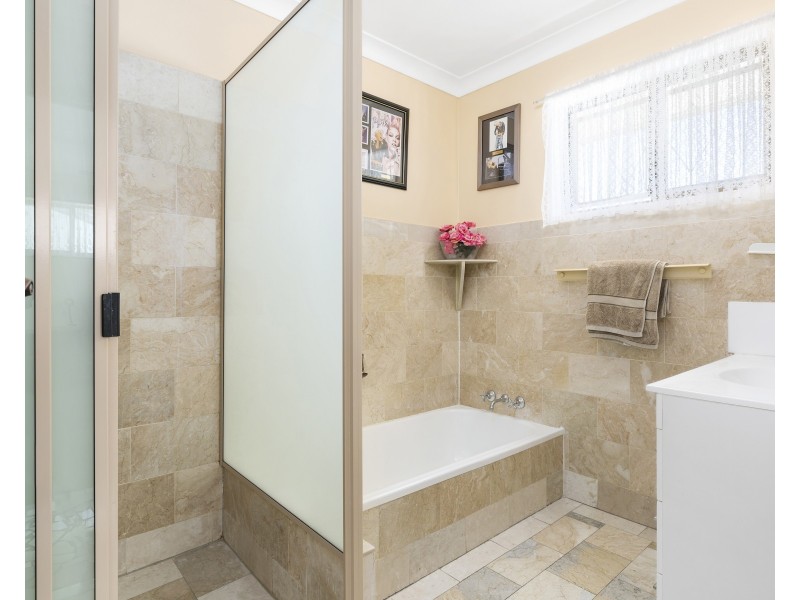 15 Reerden Street, Collingwood Park QLD 4301