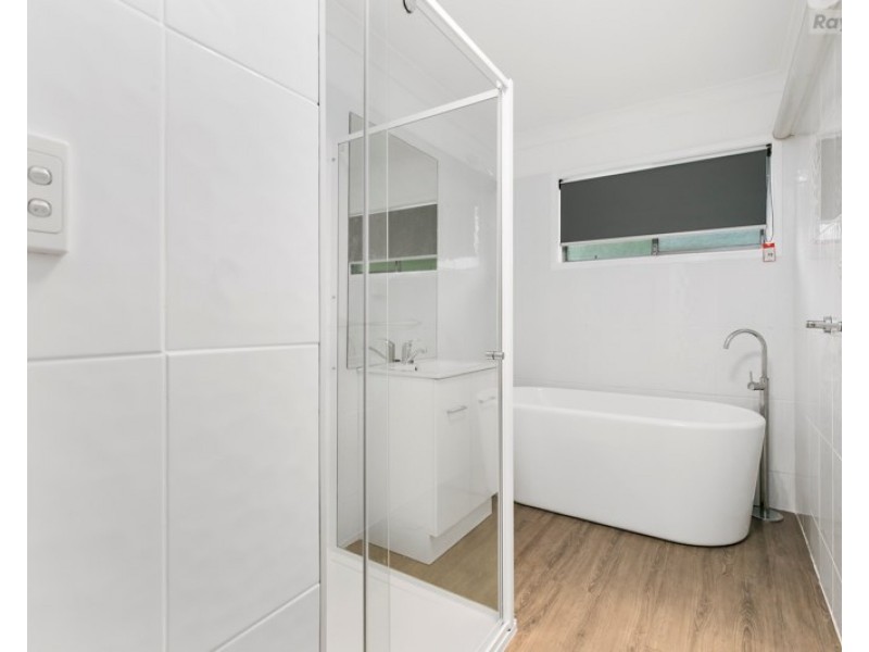 18 Preece Lane, Camira QLD 4300