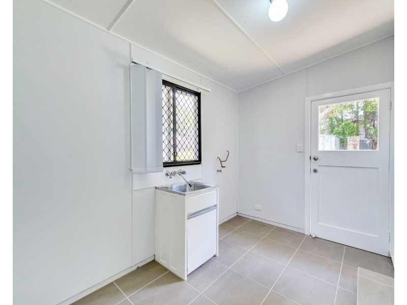 34 Perry Street, Churchill QLD 4305