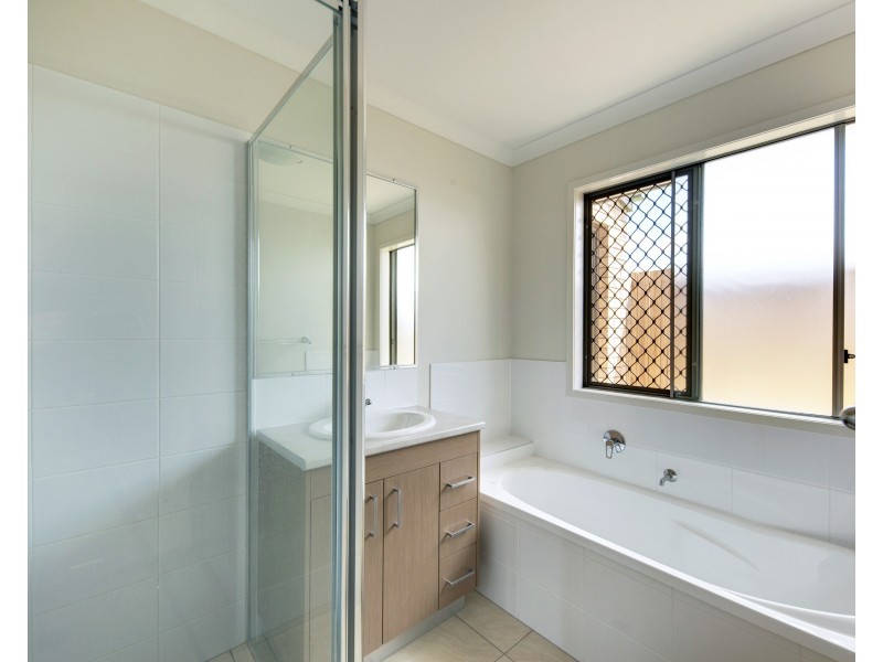 100 Fernbrooke Boulevard, Redbank Plains QLD 4301