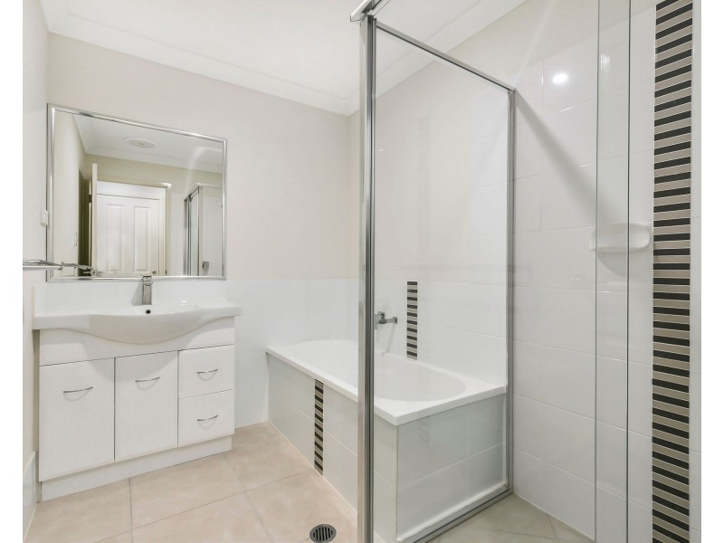 1/4 Williams Street, Collingwood Park QLD 4301