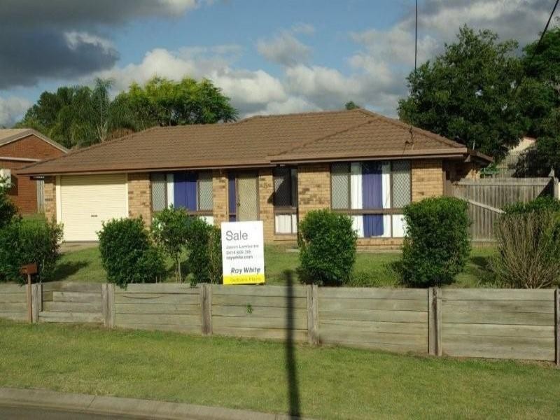 5 Knowles Close, Redbank Plains QLD 4301