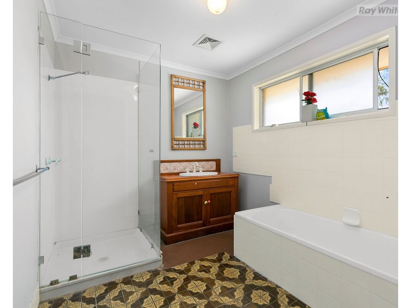 6 Glen Noble Avenue, Redbank Plains QLD 4301
