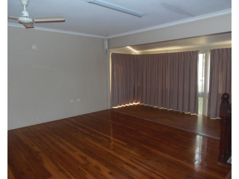 37 Caroline Street, Riverview QLD 4303