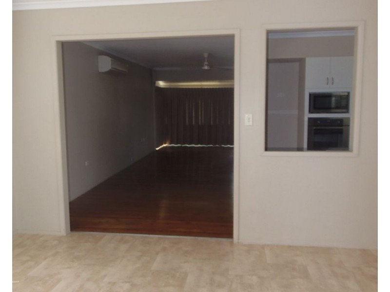 37 Caroline Street, Riverview QLD 4303