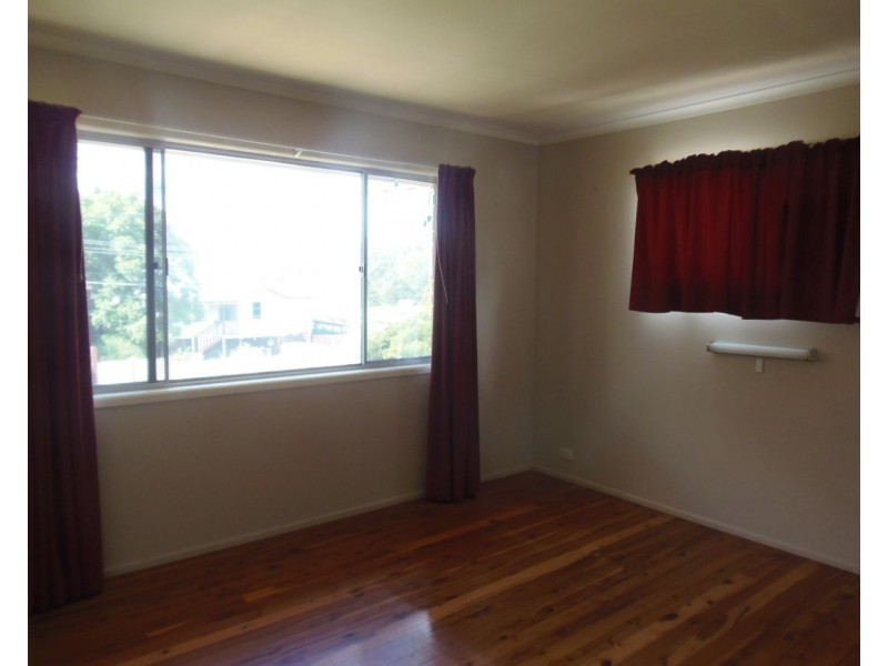37 Caroline Street, Riverview QLD 4303