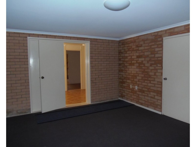 37 Caroline Street, Riverview QLD 4303
