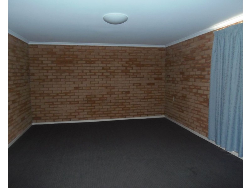 37 Caroline Street, Riverview QLD 4303